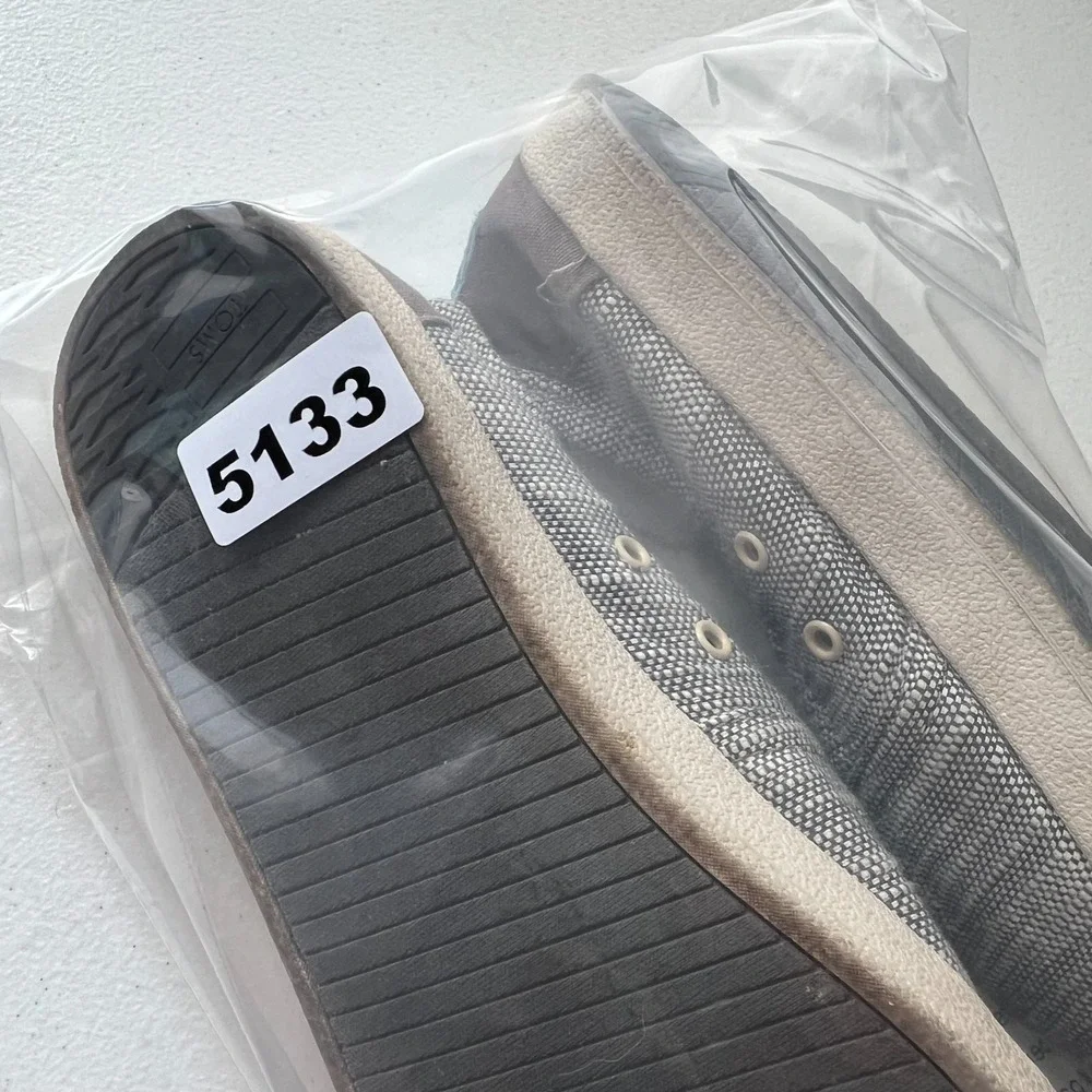 Toms Slip-On‎ Shoes Womens Size 8.5 Grayish Blue Textured Comfort Causal Beachy